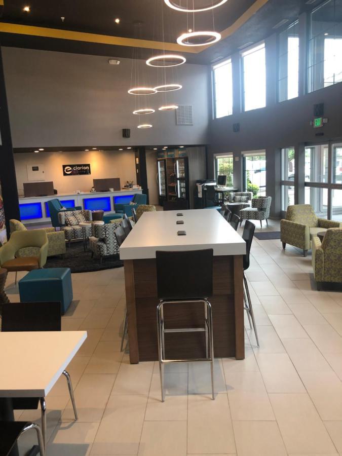 فندق Clarion Pointe Indianapolis Airport بلينفيلد المظهر الخارجي الصورة